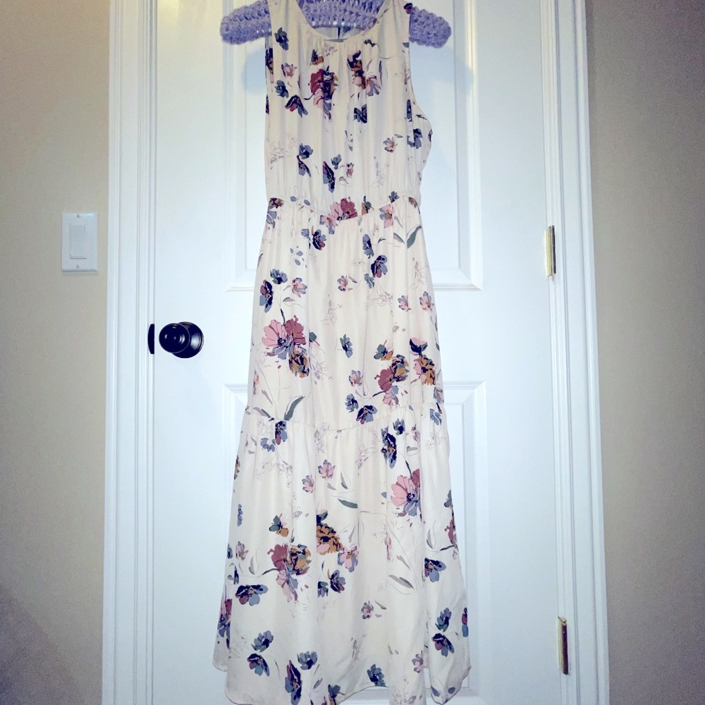 Bohme cream flower dress! Tank top style with elastic around the waist!